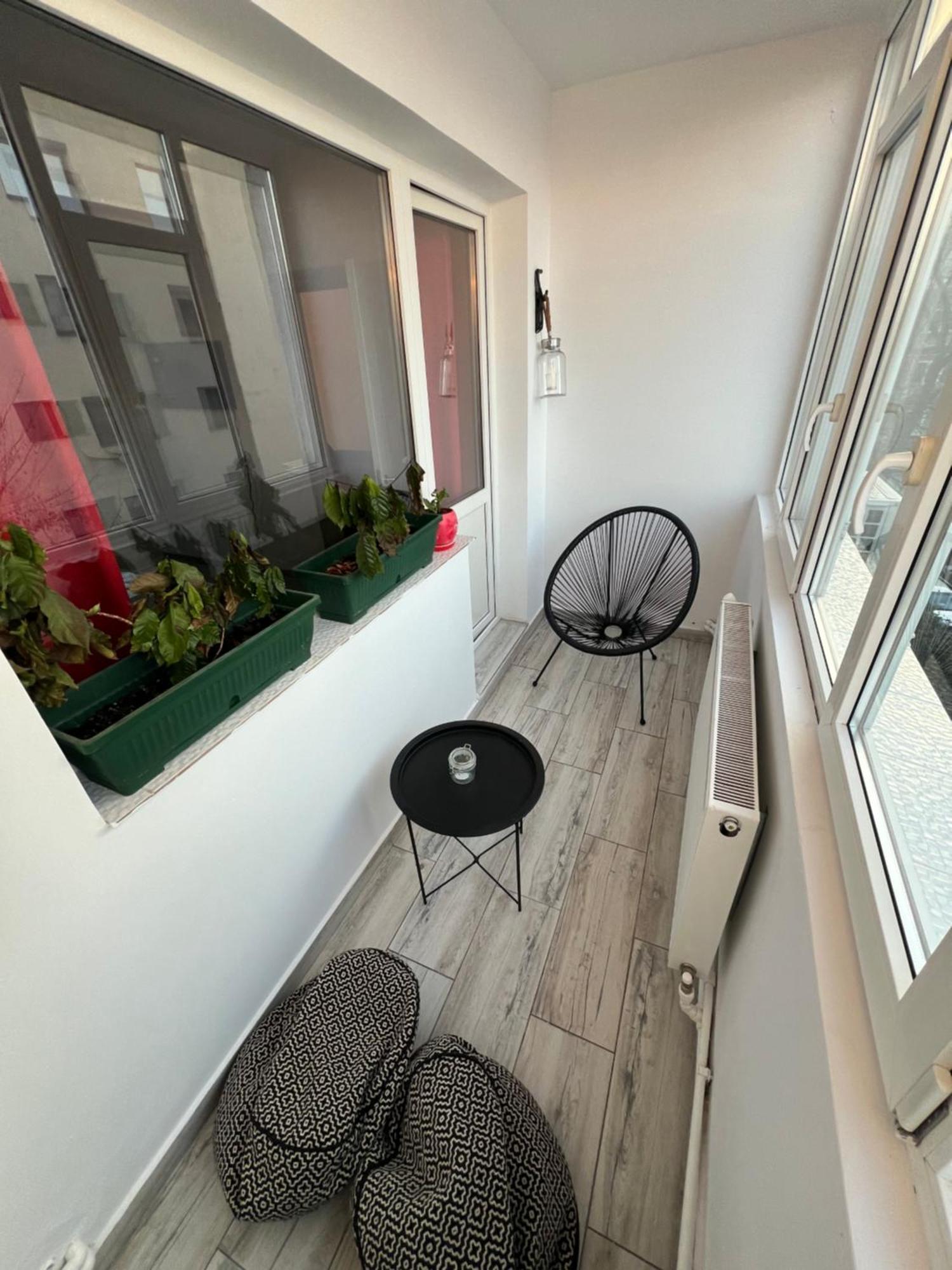 3 Rooms Apartment Airy & Bright Palas Style ヤシ エクステリア 写真