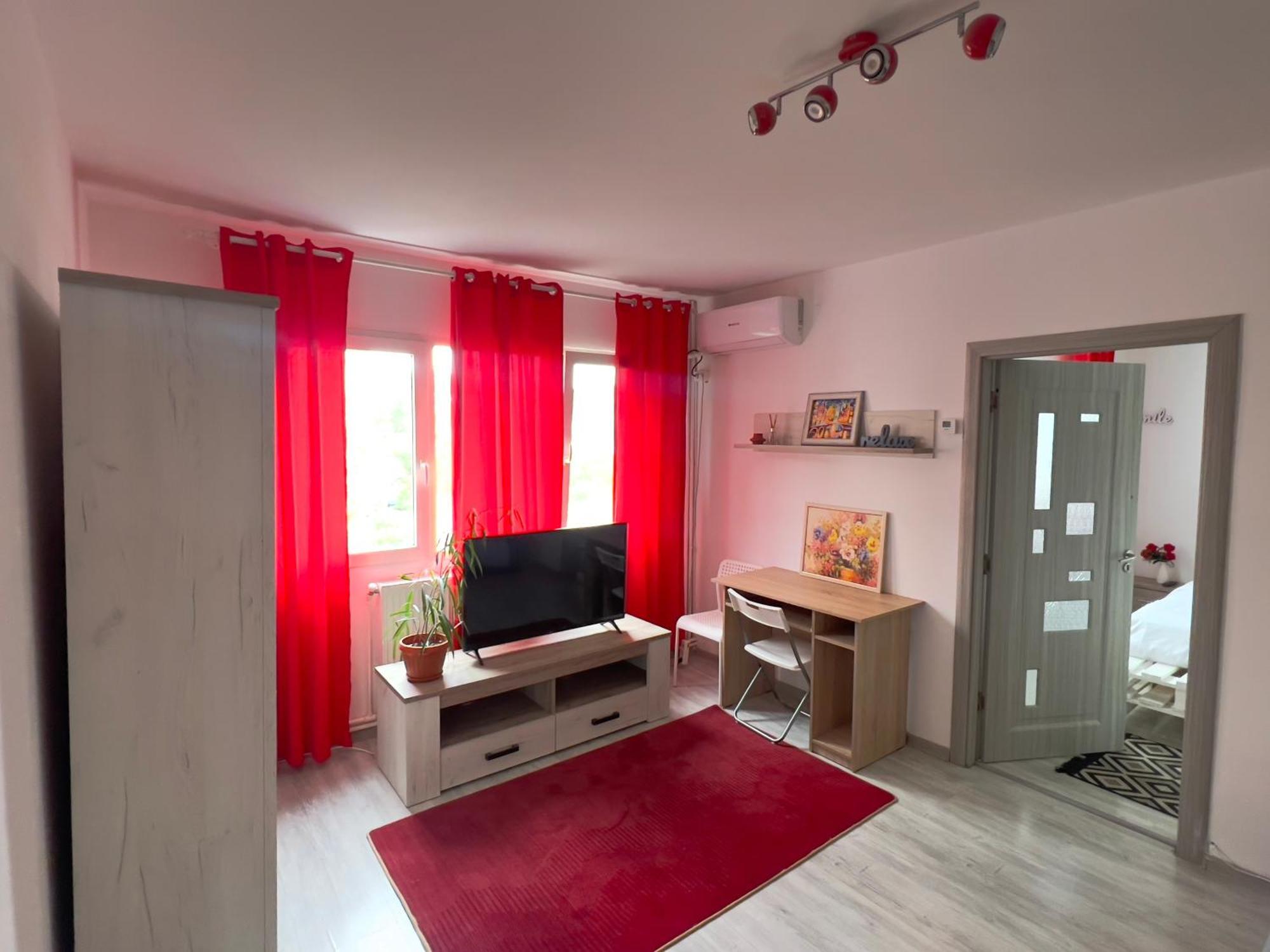 3 Rooms Apartment Airy & Bright Palas Style ヤシ エクステリア 写真