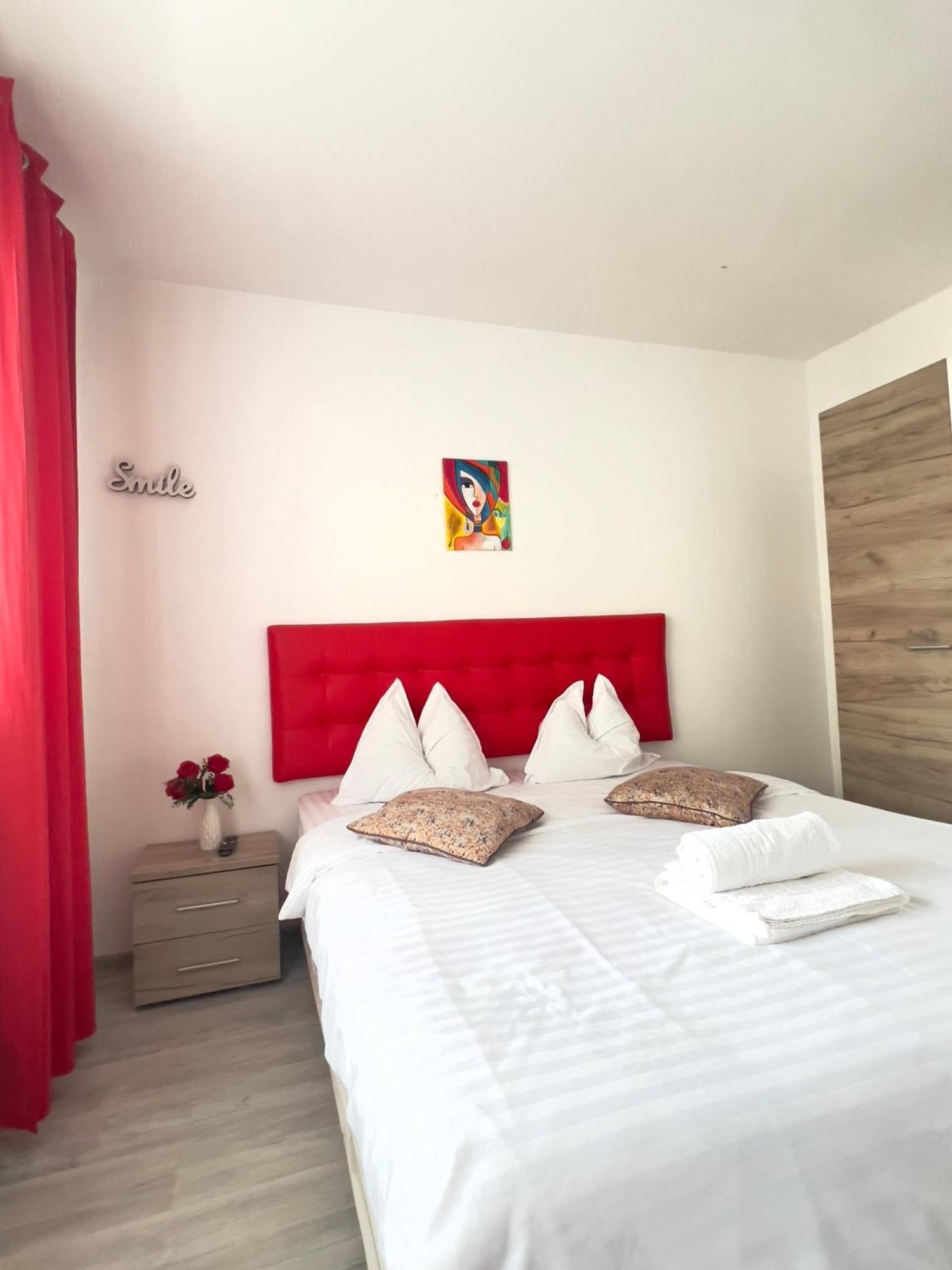 3 Rooms Apartment Airy & Bright Palas Style ヤシ エクステリア 写真