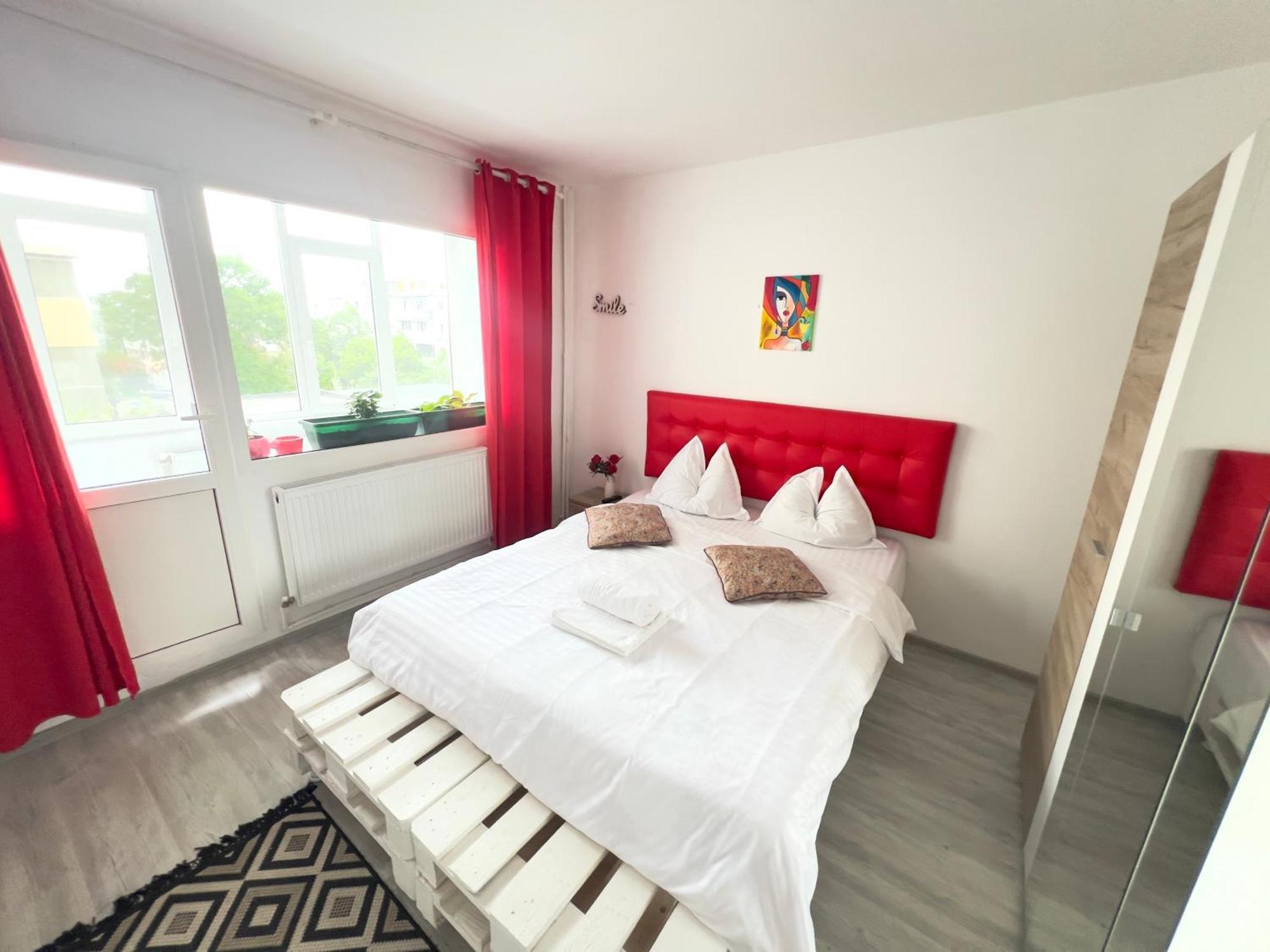 3 Rooms Apartment Airy & Bright Palas Style ヤシ エクステリア 写真